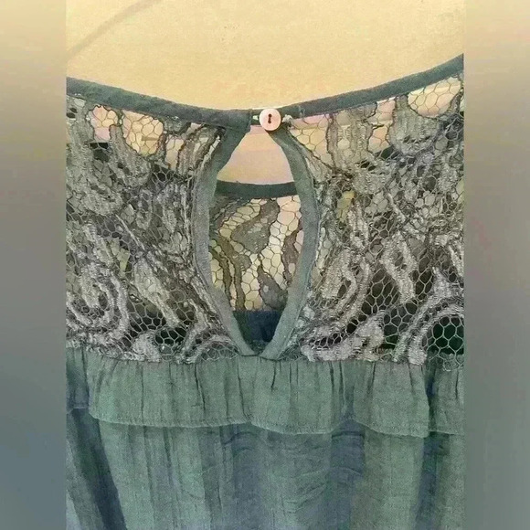 Entro Beautiful Green Blouse Size Small, Flowy Lacy - Picture 6 of 8